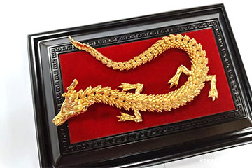 Articulated 3D-Printed Gold Handicraft-Golden Dragon Ornament Made by DT SLM Metal 3D Printer